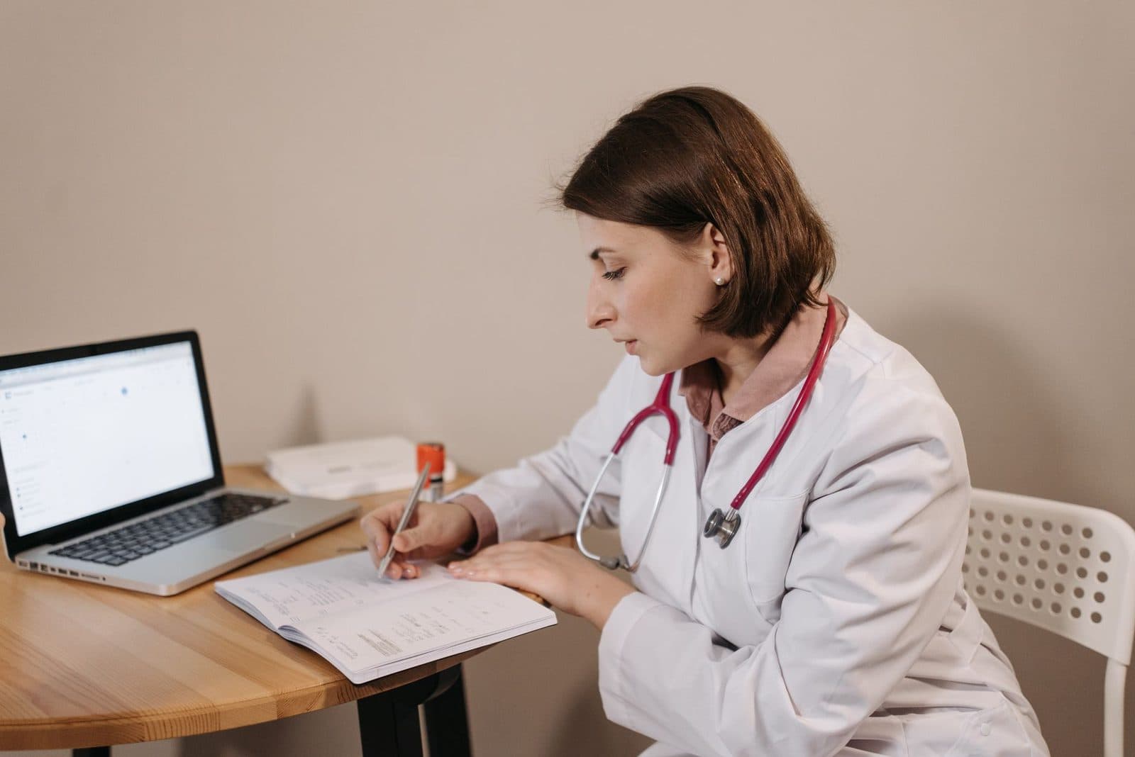 Navigating Specialist Referrals: How Primary Care Coordinates Your Care